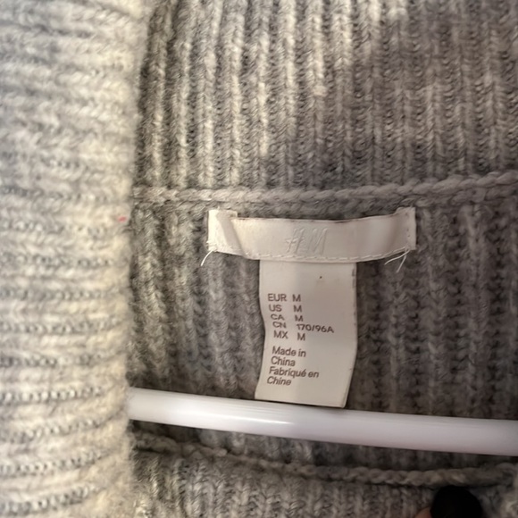 gray chunky turtleneck - Picture 2 of 6